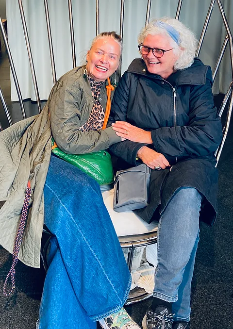 Kunstformidler Camilla Rohde Madsen, Nammagorium sammen med Anne-Margrethe Aggestrup, kursist på Nammagoriums Guidede Gallerivandringer igennem mange år